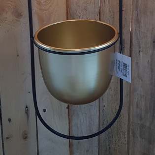 Hanglamp ovaal Martijn 16x15x60 cm metaal zwart/goud Deze mooie ovale hanglamp is door haar kleursetting een leuke eyecatcher. De combi van zwart metaal met goudkleurige details maakt de lamp helemaal af.