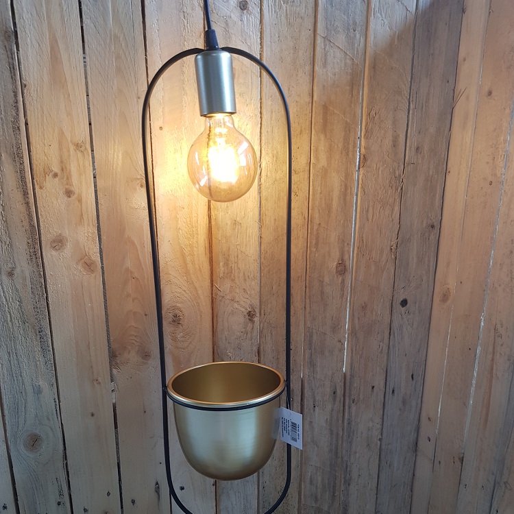 Hanglamp Luca 36x30x11 cm Metaal Oud Groen Als deze lamp de aandacht niet op zich weet te vestigen...speels design met dik touw en oud-metal-look