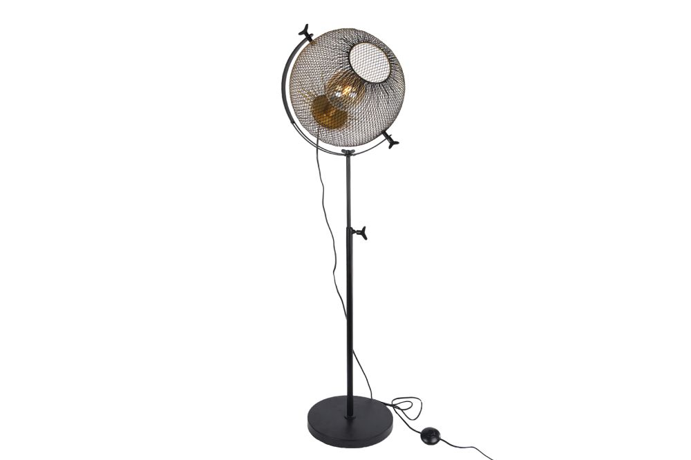 Sfeerlamp metaal spot Deze leuke lamp is qua afmetingen zowel geschikt voor op de grond, als op een kastje of dressoir. Geleverd inclusief lamp. 