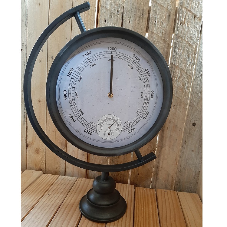 Buitenthermometer Bjorn met ophanghaak 45cm Deze thermometer van Gifts Amsterdam is zowel decoratief als informatief. Hang hem op een leuk plekje en laat dat warme weer maar komen!